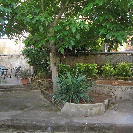 PUY Guest House Ilona מראה חיצוני תמונה