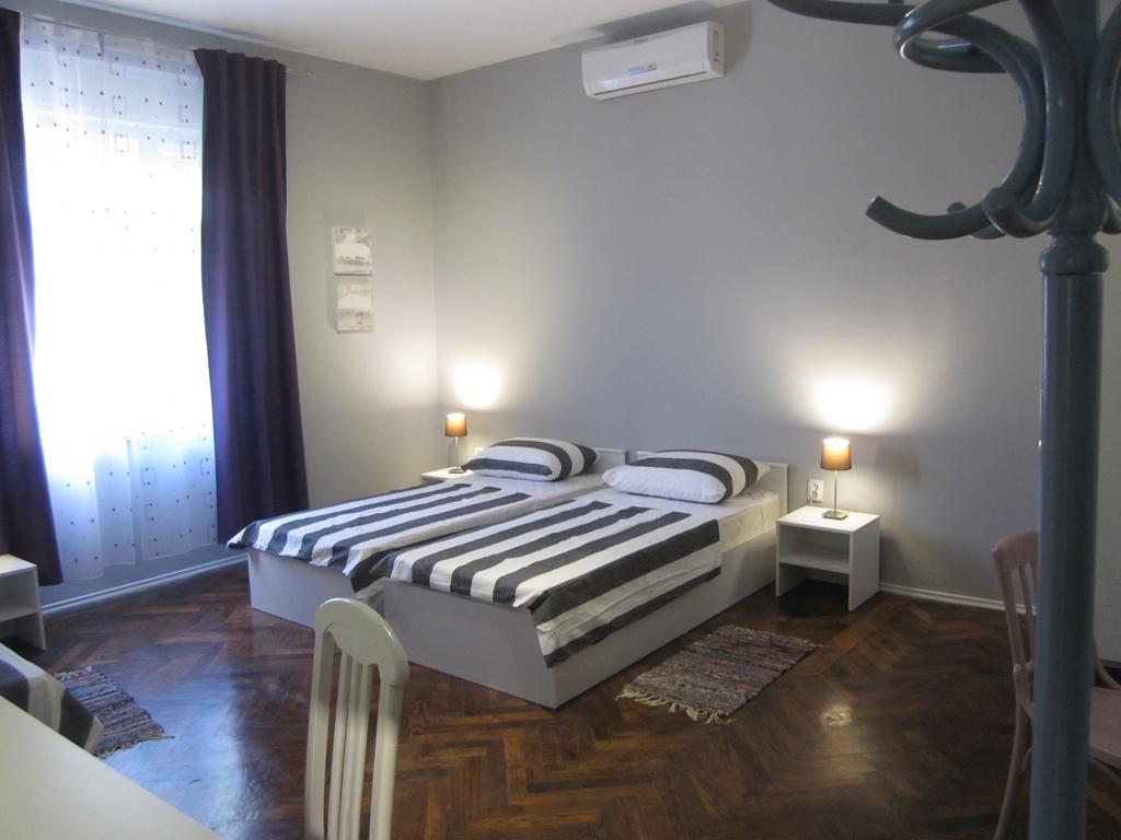 PUY Guest House Ilona מראה חיצוני תמונה